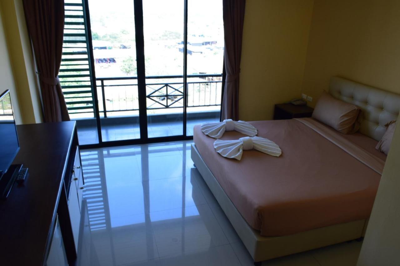 Hotel Spm Residencia Si Racha Exterior foto
